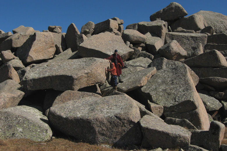 An excursion to the summit of Ih Uul, south of Bürentogtoh 