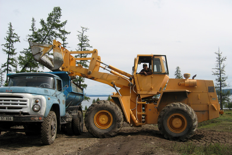 Road works at Hövsgöl nuur, 2006