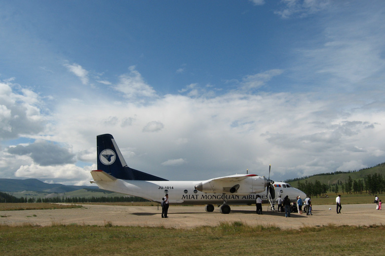 An-26 der MIAT in Hatgal