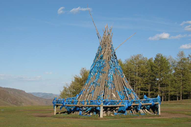 Ovoo at Tsagaanburgasny davaa, south of Mörön 