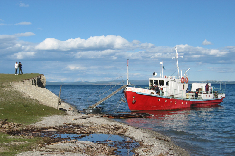 Ausflugsboot, gestrandet nach Feier