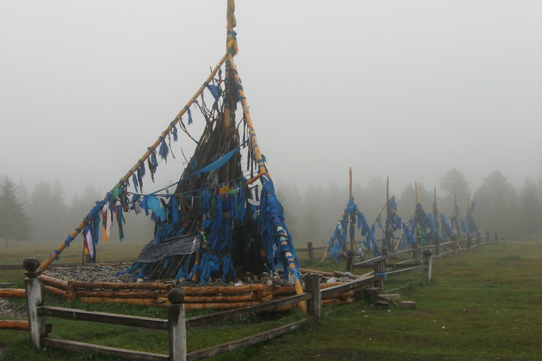 Sechs der dreizehn Ovoos von Uliin davaa, dem Pass am Eingang von Darhadyn Hotgor