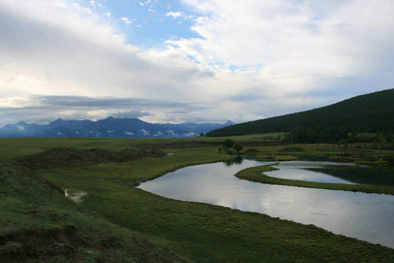 Powerful source, between Ulaan-Uul and Renchinlhümbe